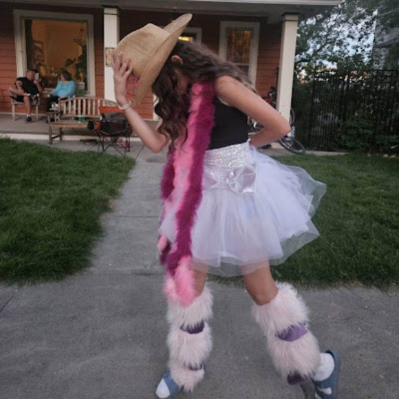 Meet your Posher, Ida - Picture 1 of 1